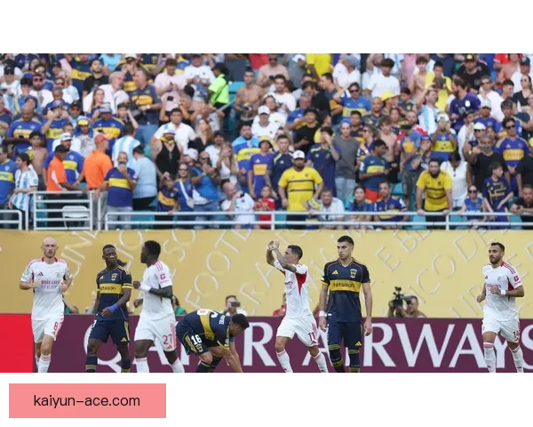 Son 面对家庭与足球的挑战，状态持续保持稳定，值得关注其成长历程。